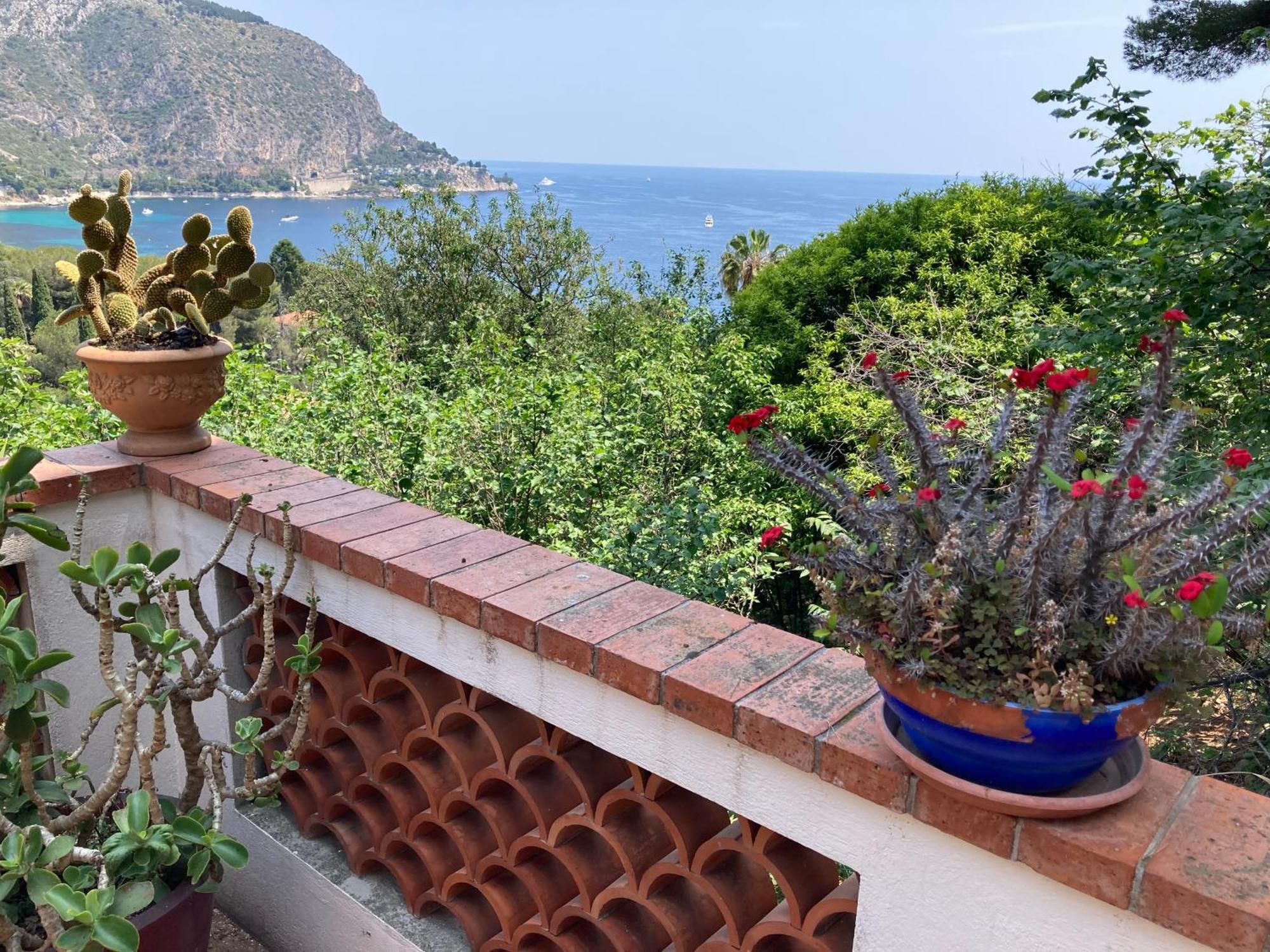 Appartement Independant Dans Villa Eze Bord De Mer Kültér fotó